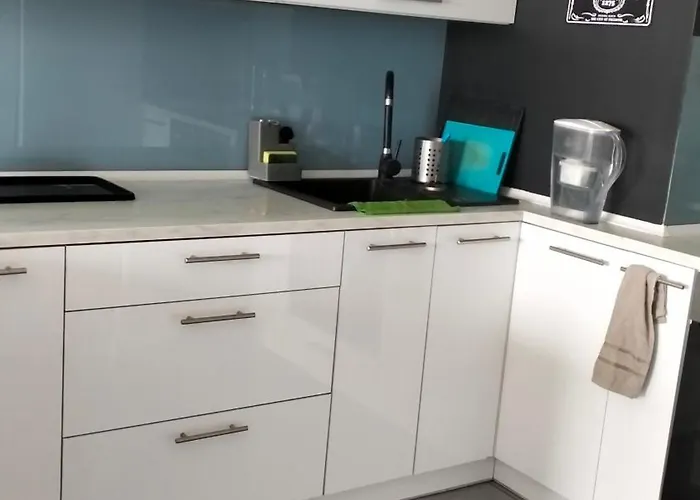 Nighthost Kleczkowska 49 M53 *