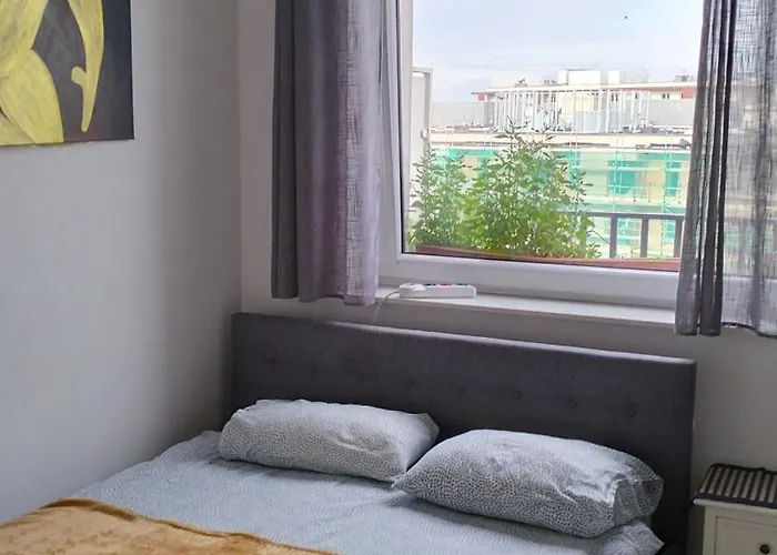 Nighthost Kleczkowska 49 M53 *